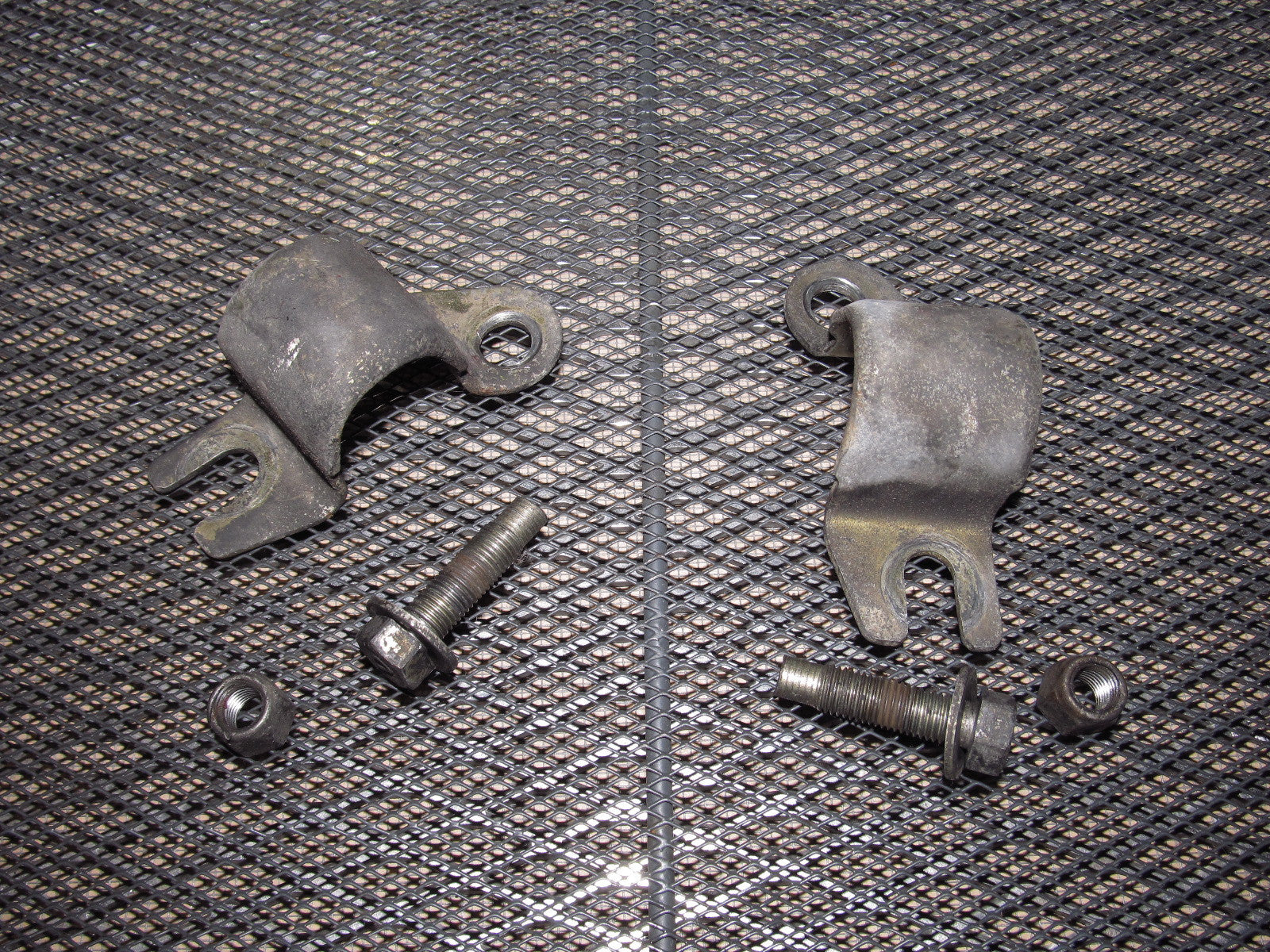 79 80 Datsun 280zx OEM Front Stabilizer Mount Bracket & Bolt