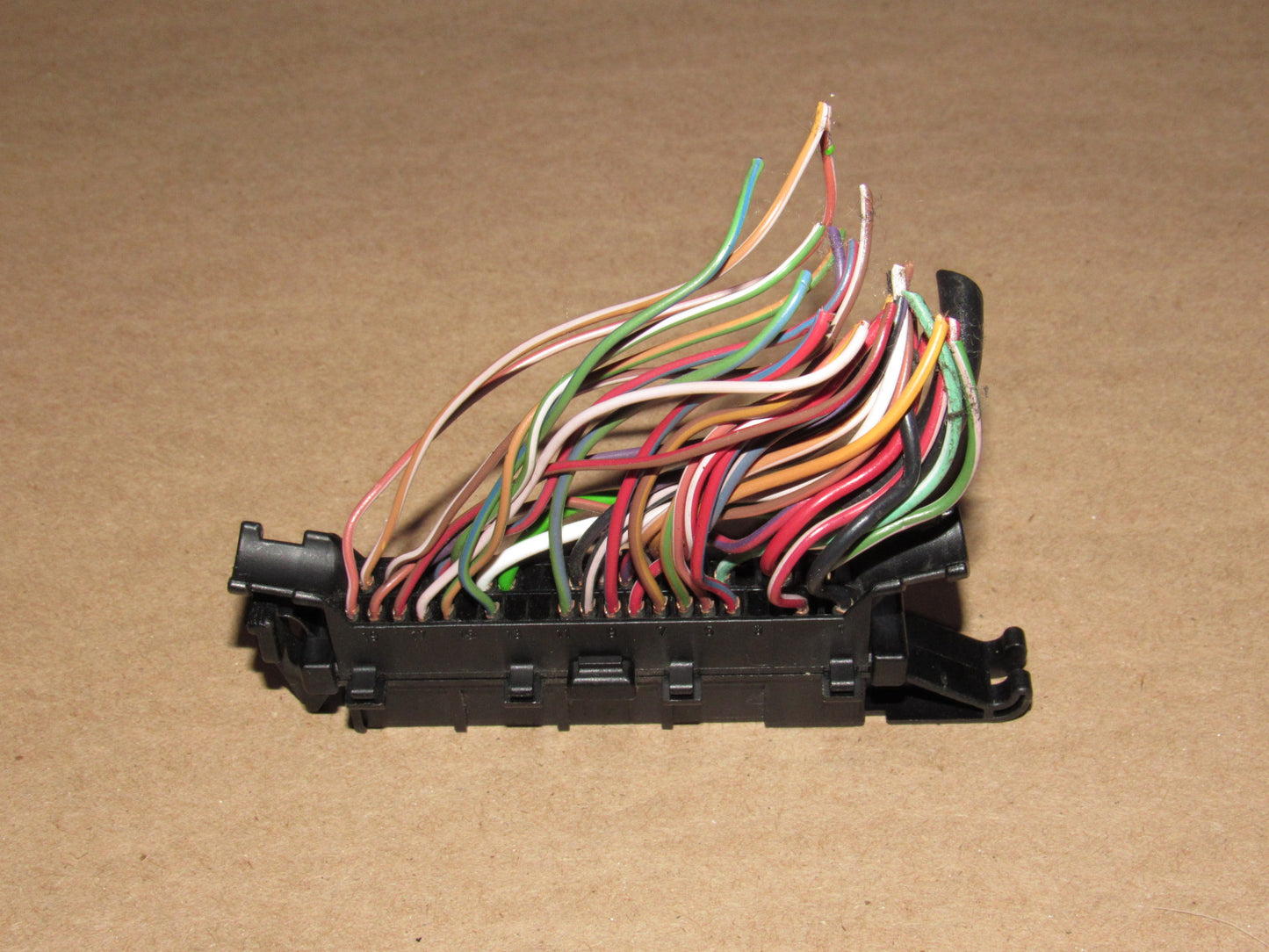 99 00 01 02 03 04 05 Saab 9-5 OEM Temperature Climate Control Pigtail Harness Connector
