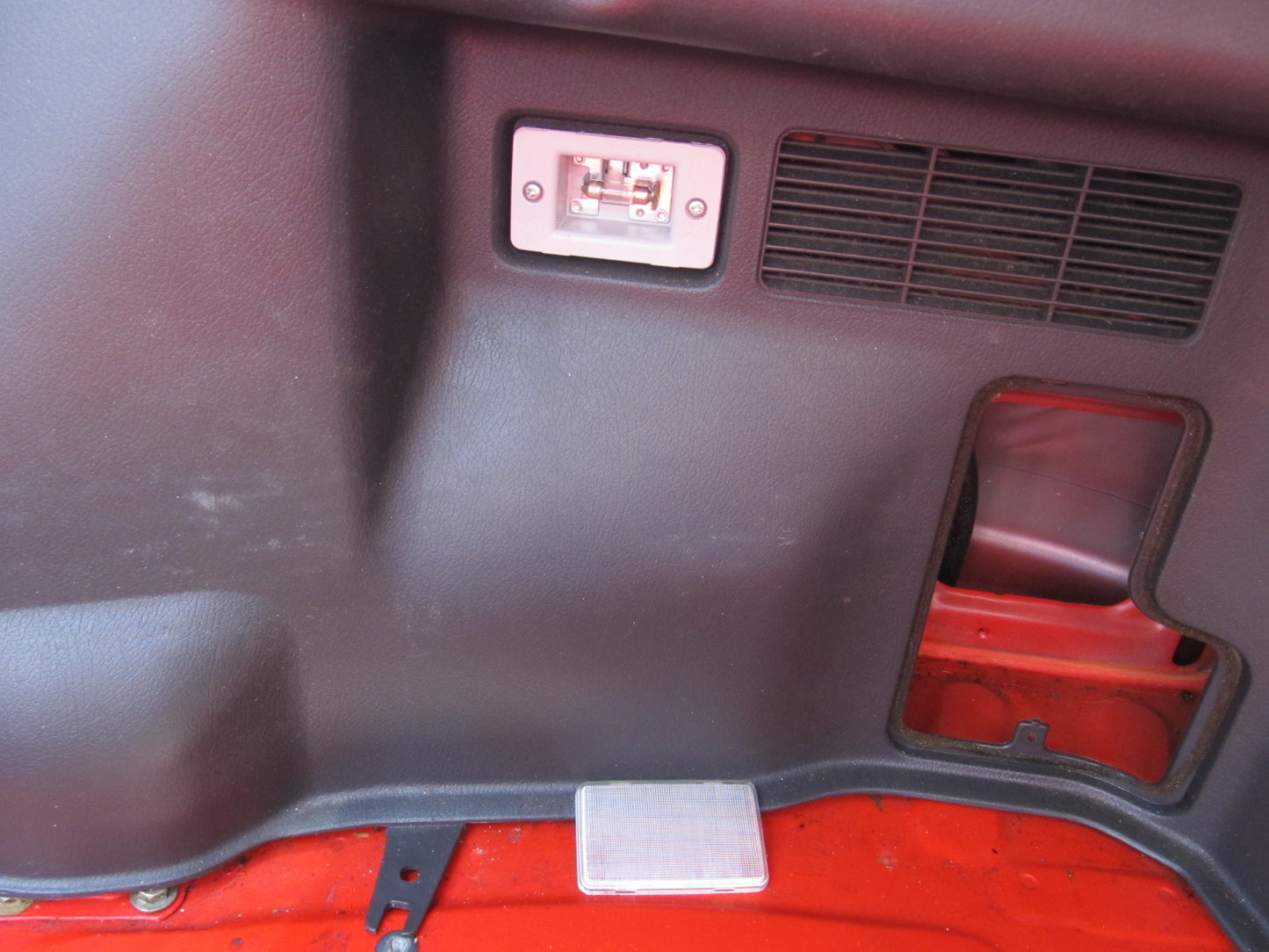 94 95 96 97 Mitsubishi 3000GT OEM Hatch Trunk Courtesy Light Lamp