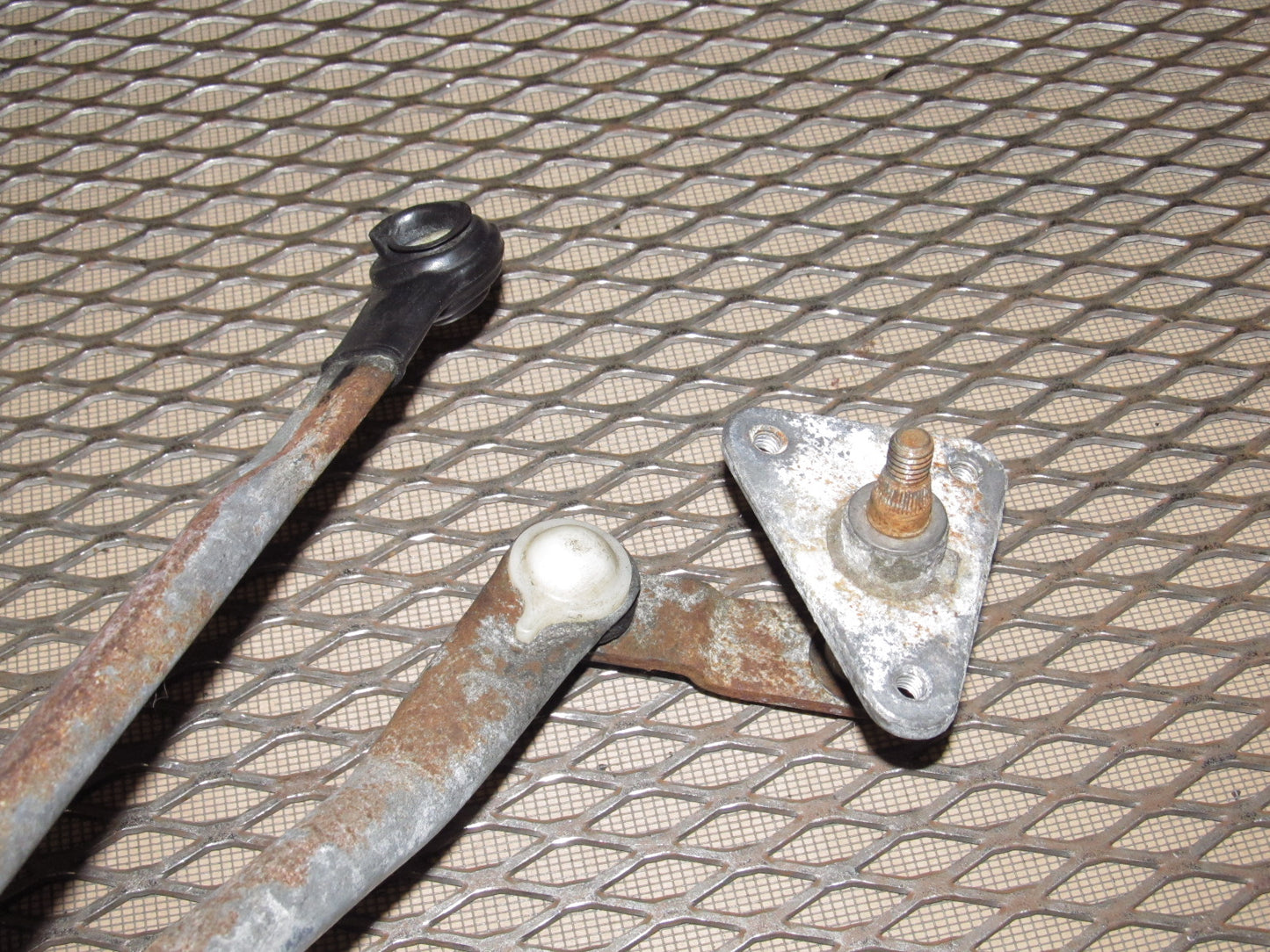 94 95 96 97 Mitsubishi 3000GT OEM Front Wiper Linkage