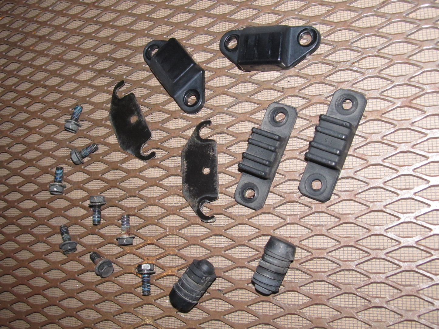 94 95 96 97 Mitsubishi 3000GT OEM Hatch Trunk Rubber Stopper Set