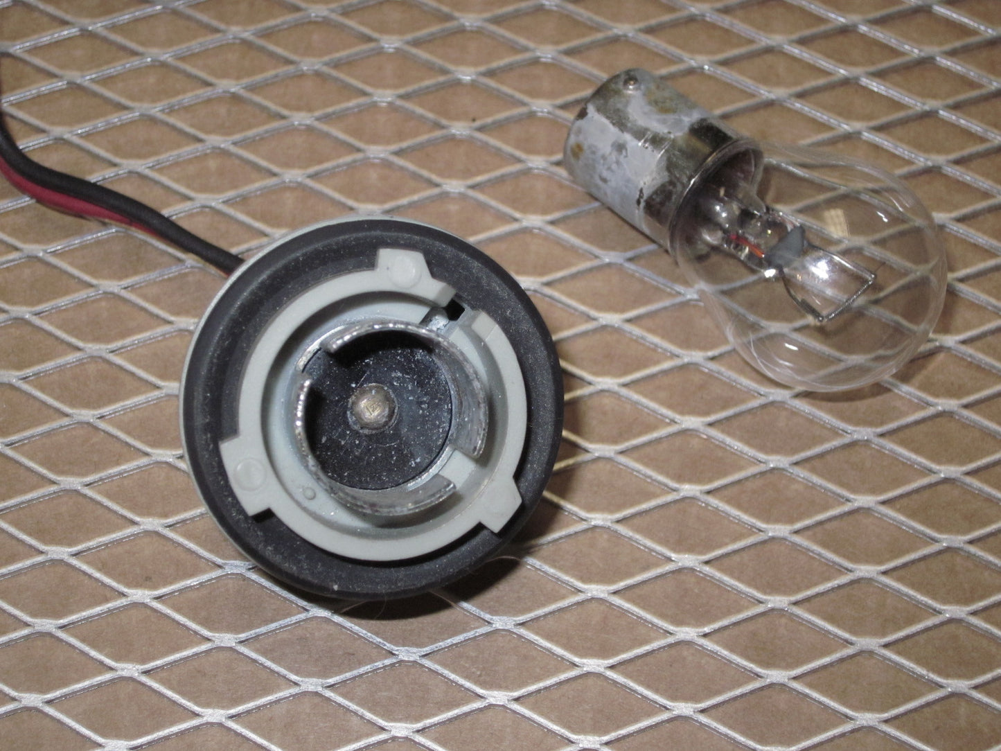 93 94 95 Mazda RX7 OEM Reverse Light Lamp Bulb Socket
