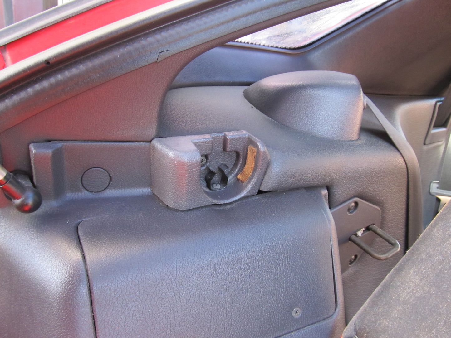 94 95 96 97 Mitsubishi 3000GT OEM Hatch Trunk Shade Board Holder