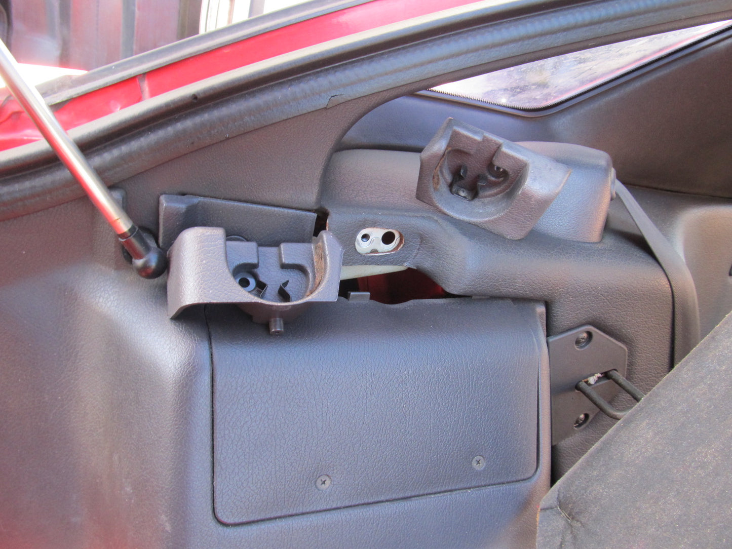 94 95 96 97 Mitsubishi 3000GT OEM Hatch Trunk Shade Board Holder