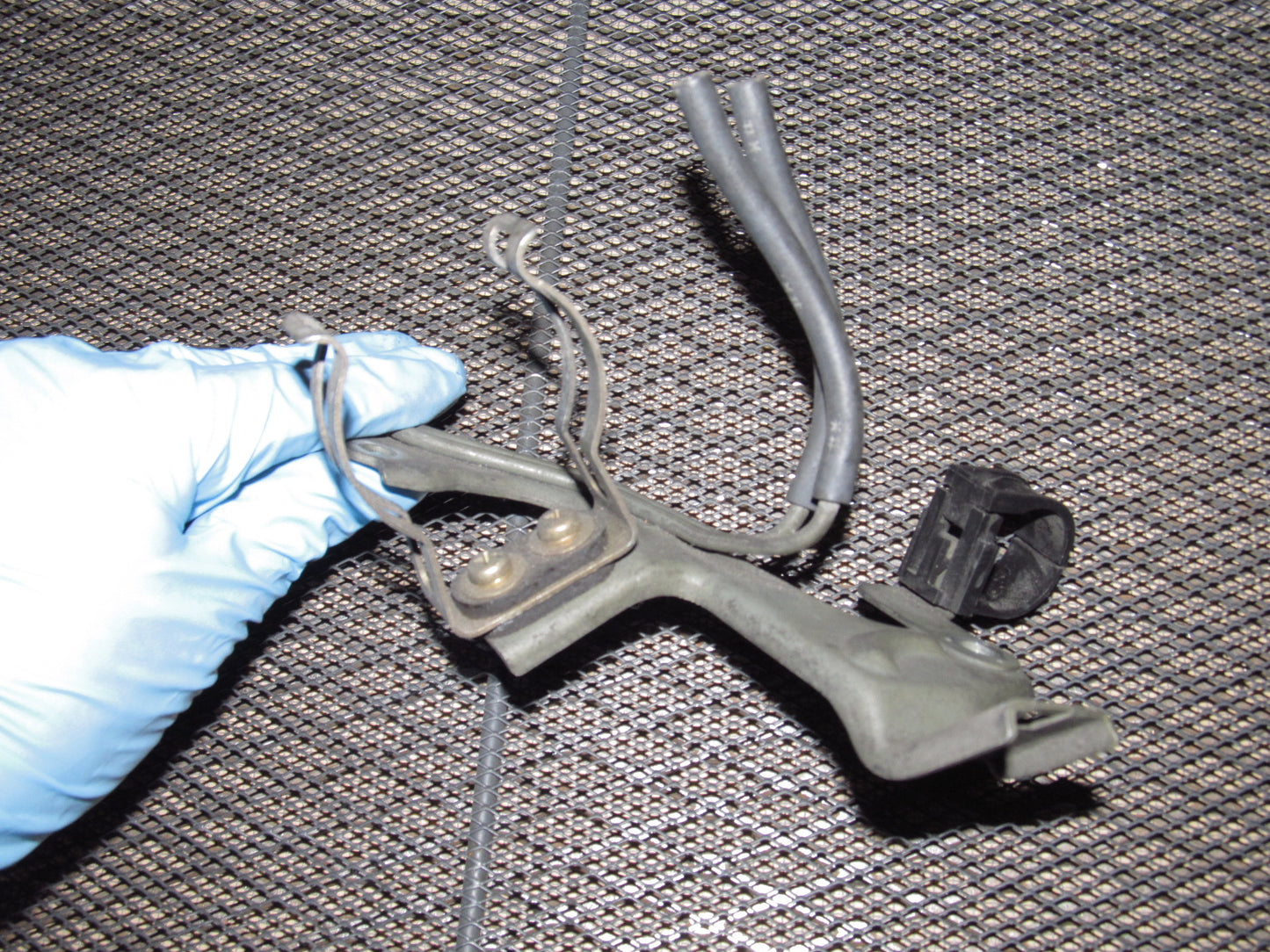 90-93 Celica ST 1.6L 4A-FE OEM EGR Amp Amplifier Bracket & Vacuum Line