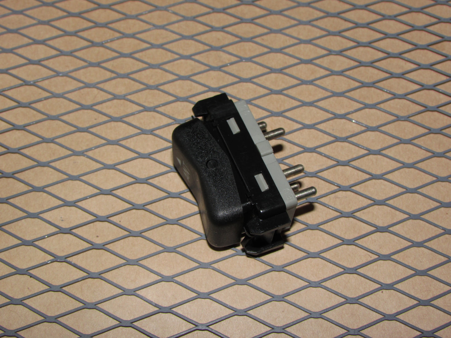 90 91 92 93 Mercedes Benz 300D OEM ANT Antenna Switch