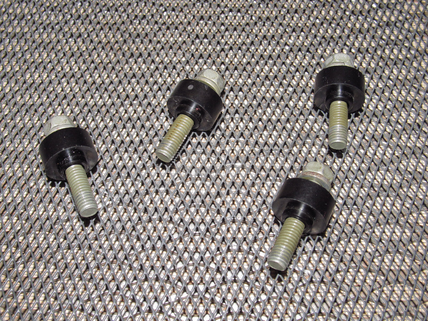 94 95 96 97 Mitsubishi 3000GT OEM Fuel Injector Mounting Spacer & Bolts - DOHC NA