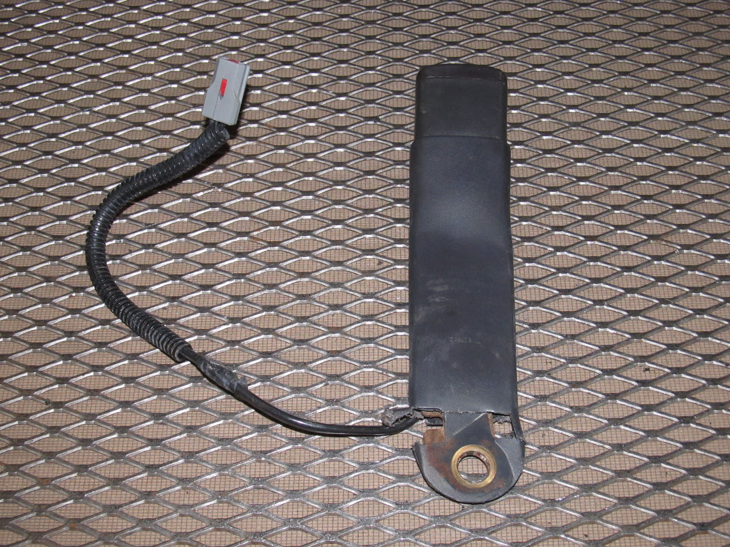 99-04 Ford Mustang OEM Front Seat Belt Receiver Buckle - Left