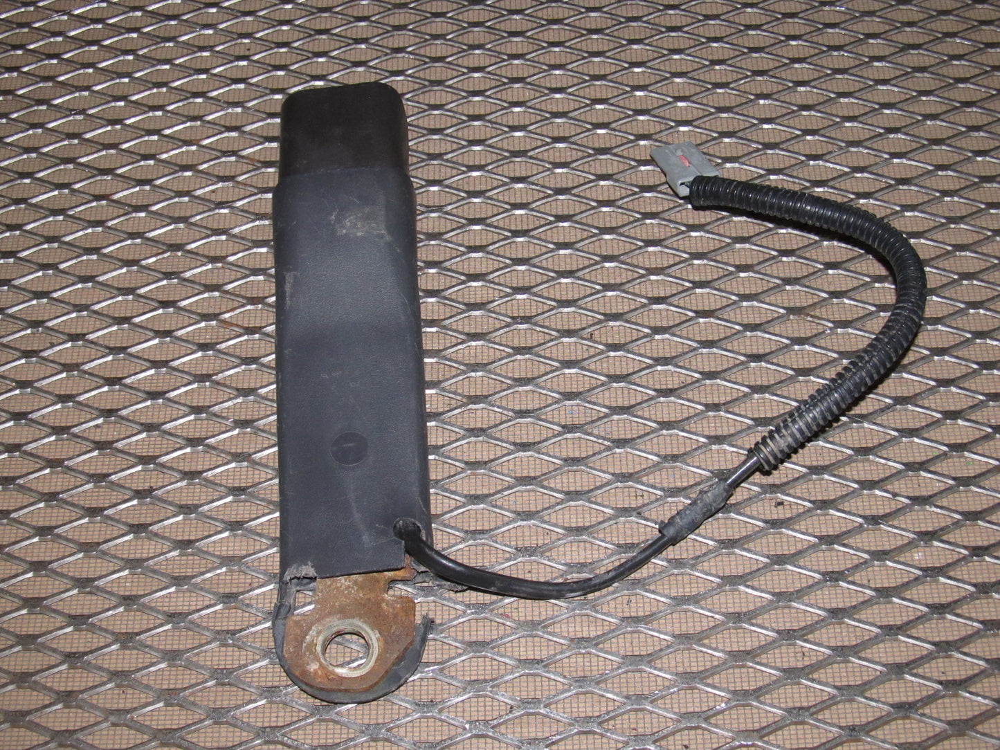 99-04 Ford Mustang OEM Front Seat Belt Receiver Buckle - Left