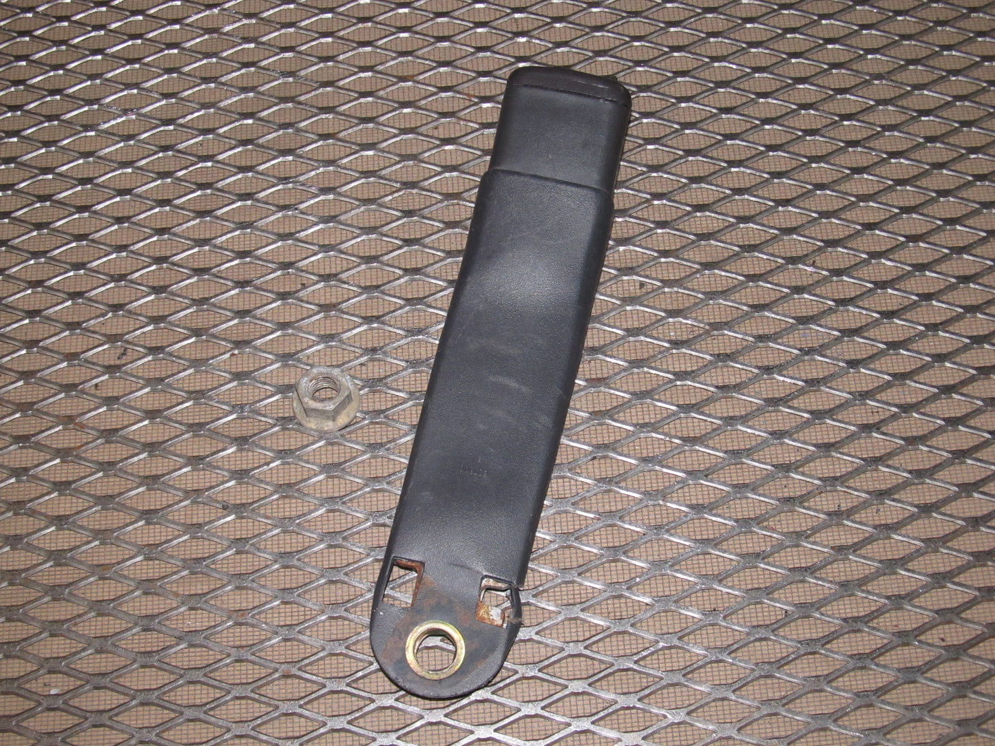 99-04 Ford Mustang OEM Front Seat Belt Receiver Buckle - Right