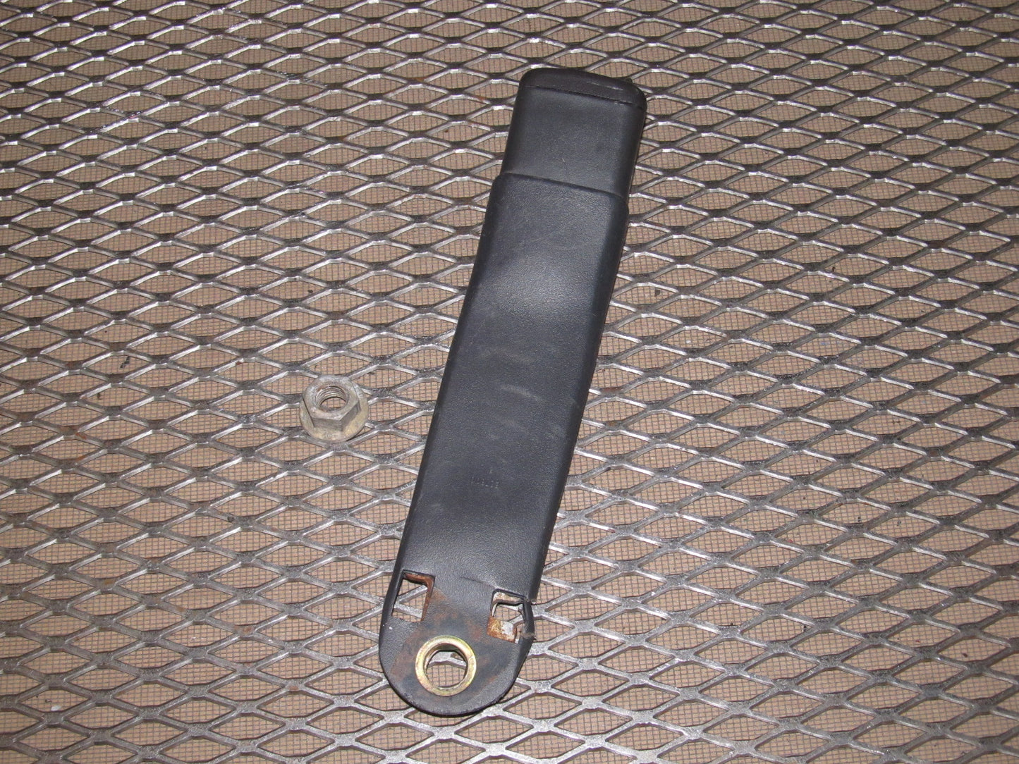 99-04 Ford Mustang OEM Front Seat Belt Receiver Buckle - Right