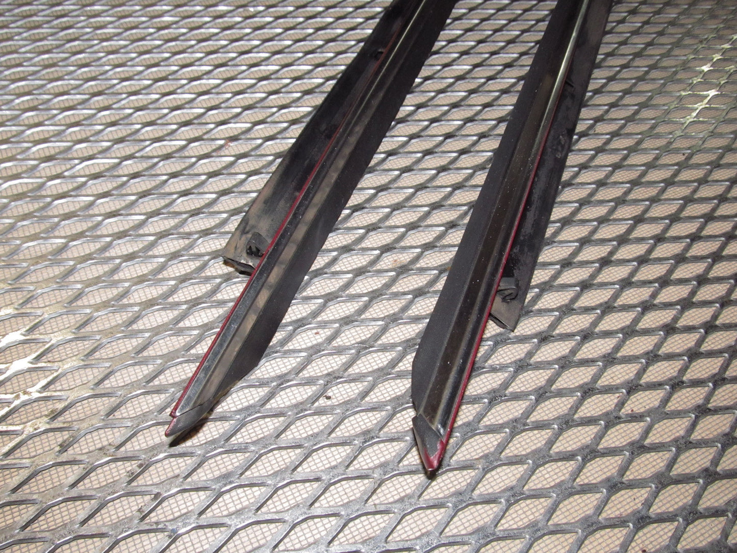 79 80 Datsun 280zx OEM Window Exterior Moulding Guide - Set 2+0
