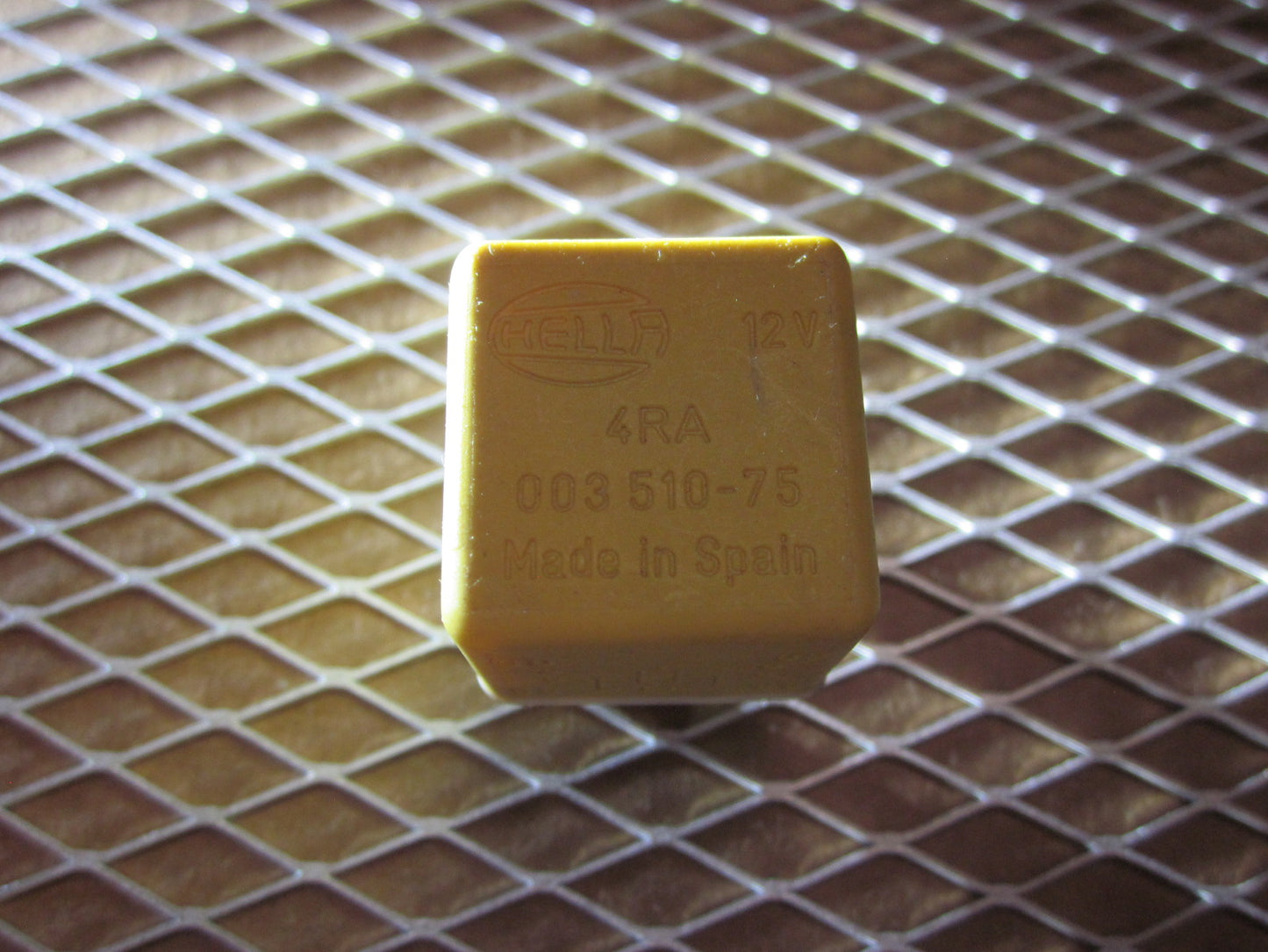 Volvo Relay 9128164 / 4RA 003 510-75