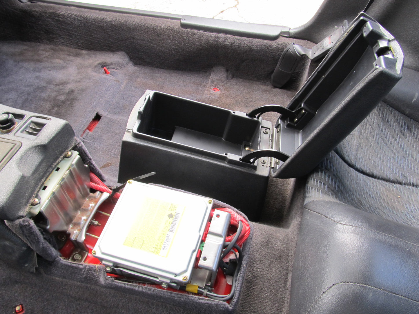 94 95 96 97 Mitsubishi 3000GT OEM Center Console Arm Rest