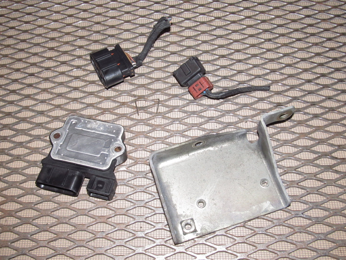94 95 96 97 Mitsubishi 3000GT OEM Power TR Unit Igniter Module - DOHC NA