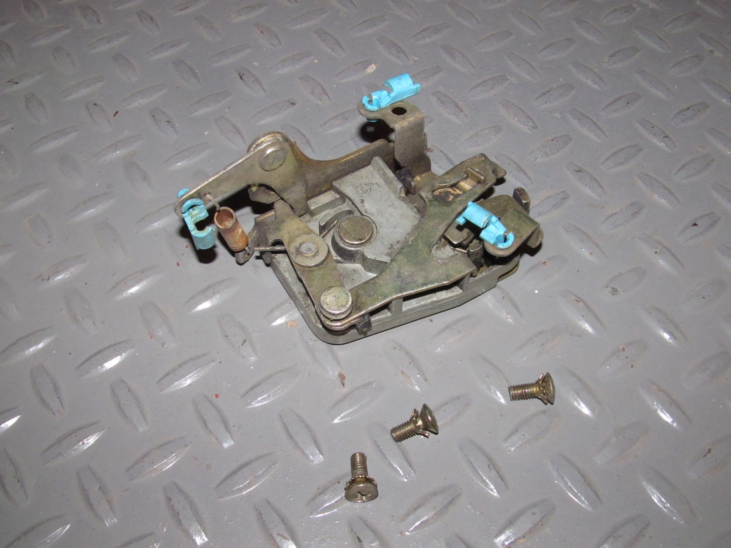 84 85 Mazda RX7 Door Latch - Right