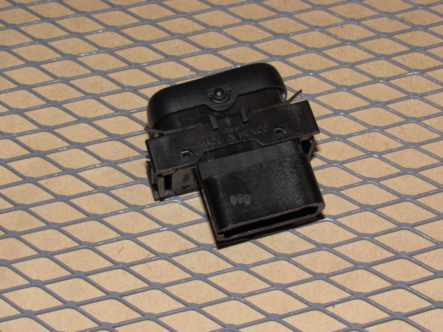 98 99 00 01 02 03 Mercedes Benz ML320 OEM Front Heated Seat Switch
