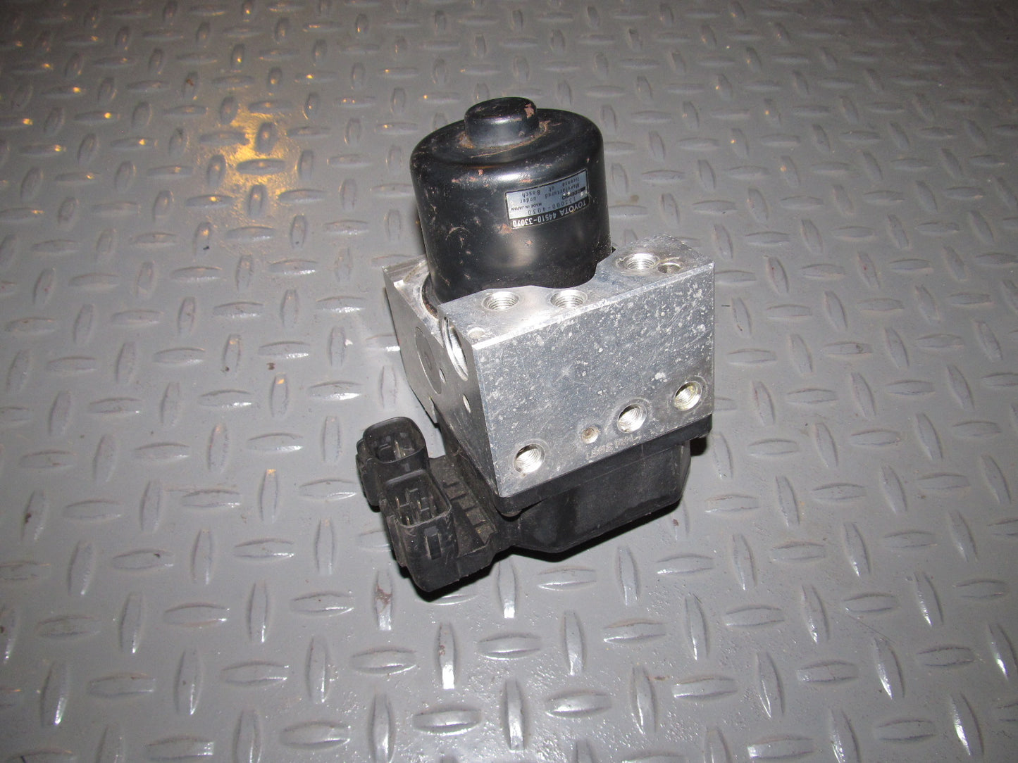 97 98 99 00 01 Toyota Camry ABS Actuator Motor