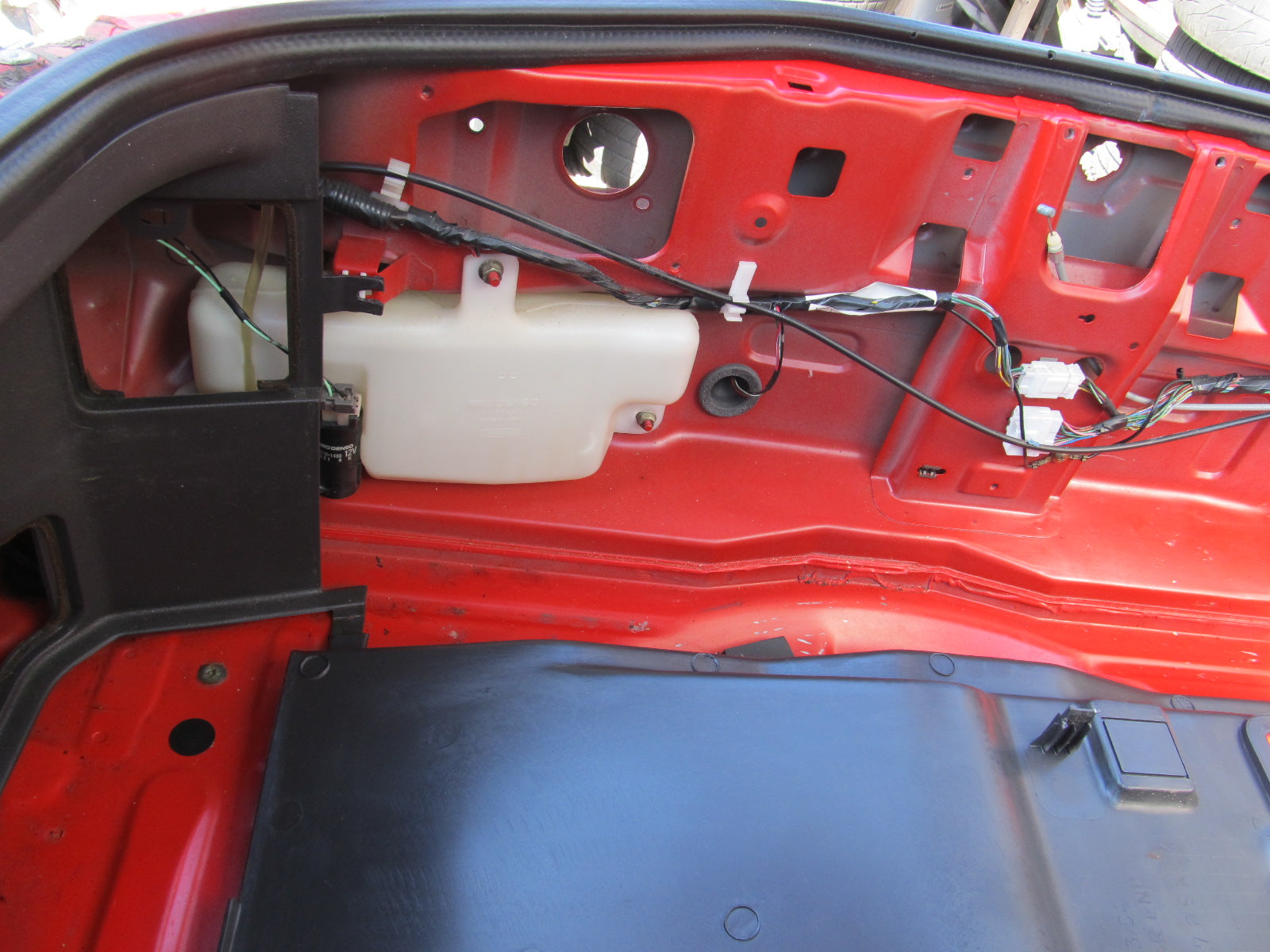 94 95 96 97 Mitsubishi 3000GT OEM Rear Windshield Wiper Tank