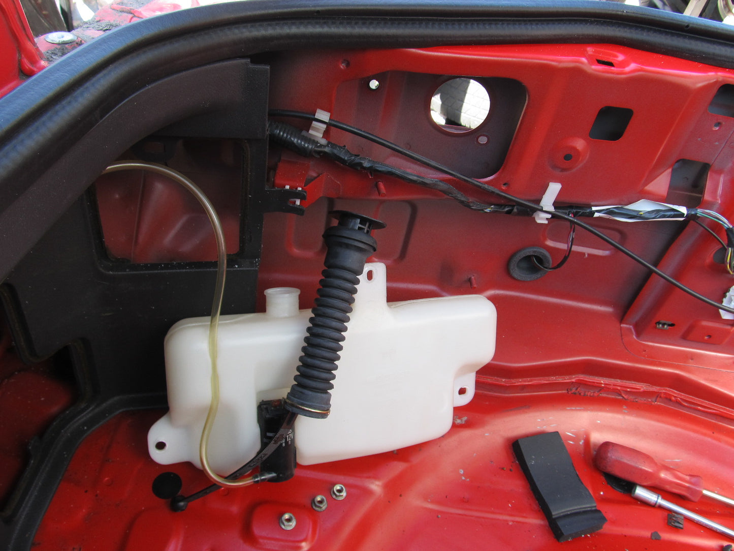 94 95 96 97 Mitsubishi 3000GT OEM Rear Windshield Washer Wiper Tank
