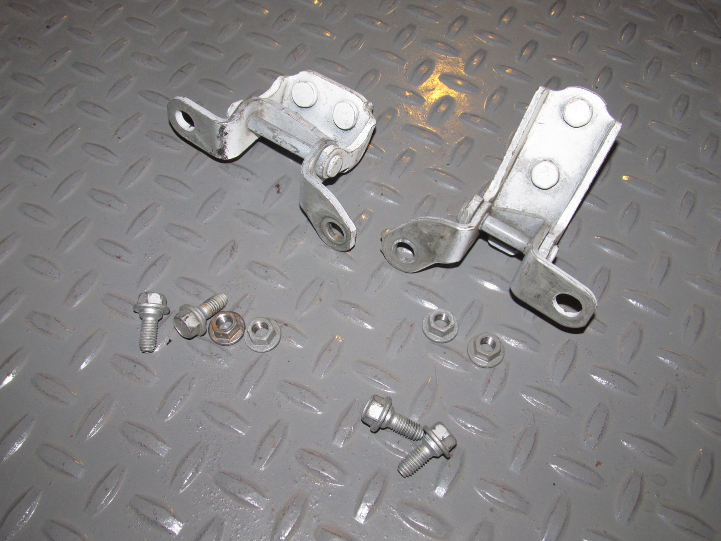 97 98 99 00 01 Toyota Camry Rear Door Hinges - Left Set