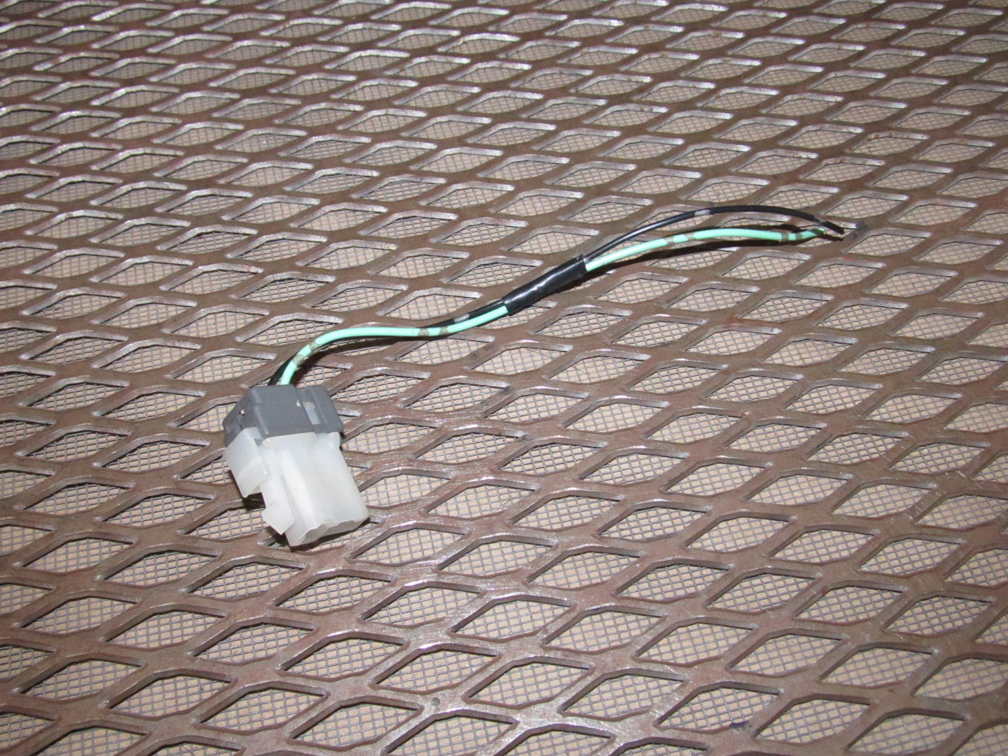 94 95 96 97 Mitsubishi 3000GT OEM Rear Windshield Wiper Washer Pump Pigtail Harness
