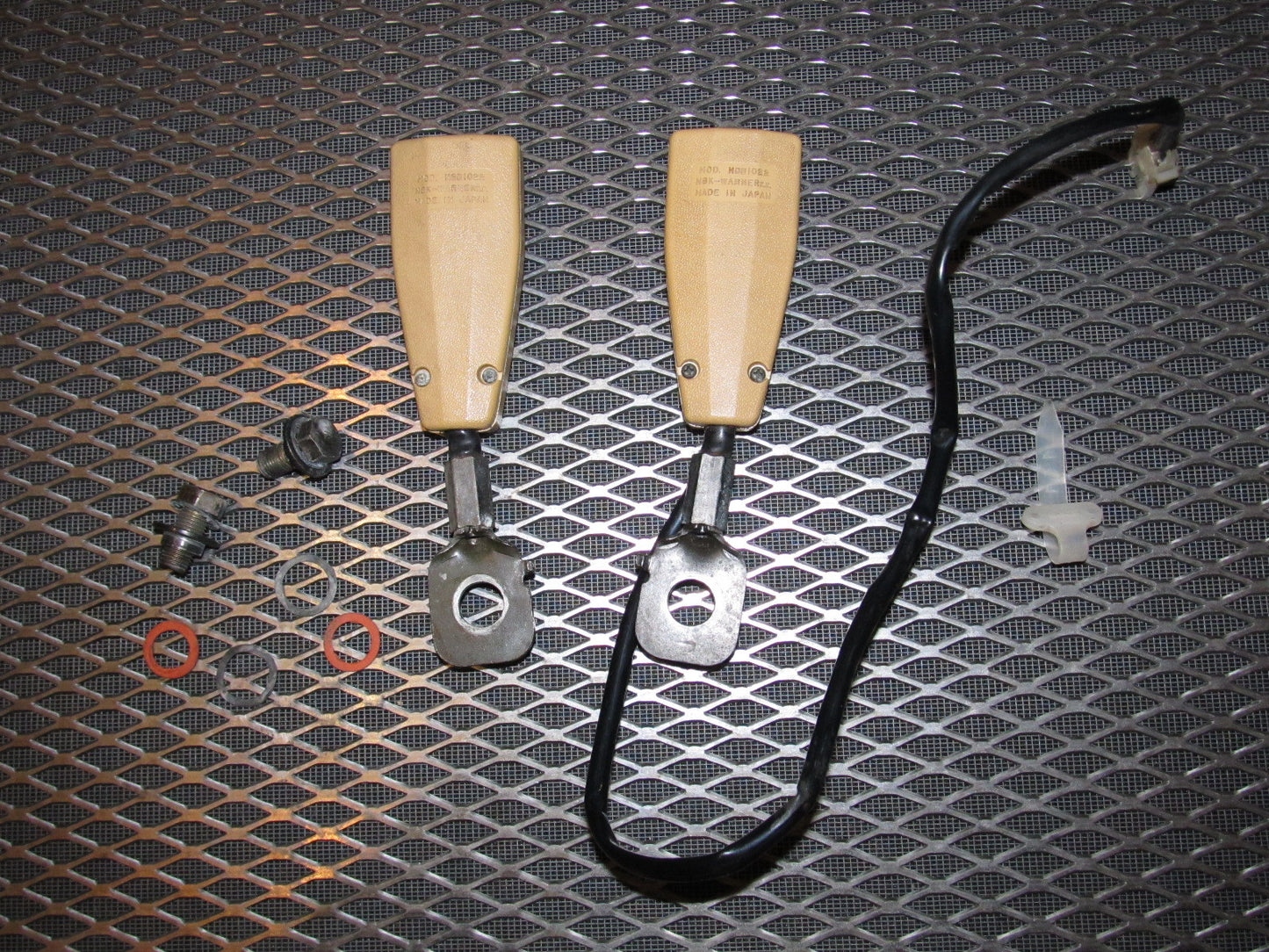 81 82 83 Datsun 280zx OEM Seat Belt Receiver Buckle - Front Set