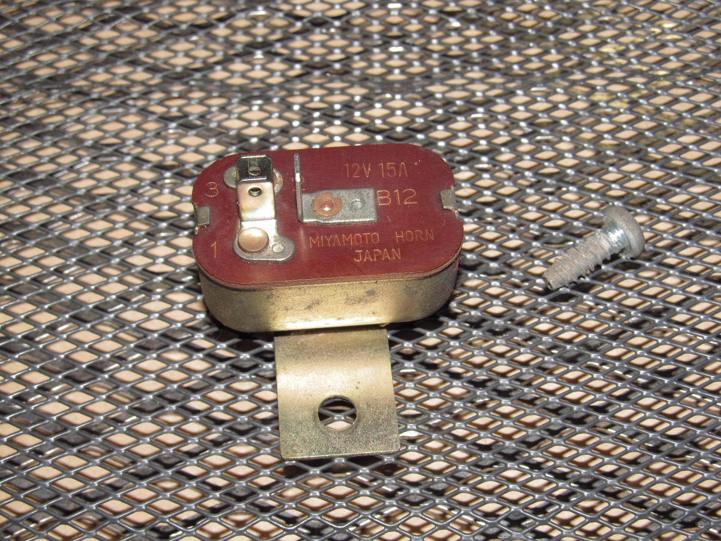 Datsun OEM Universal Relay - 12V 15A B12 - Horn