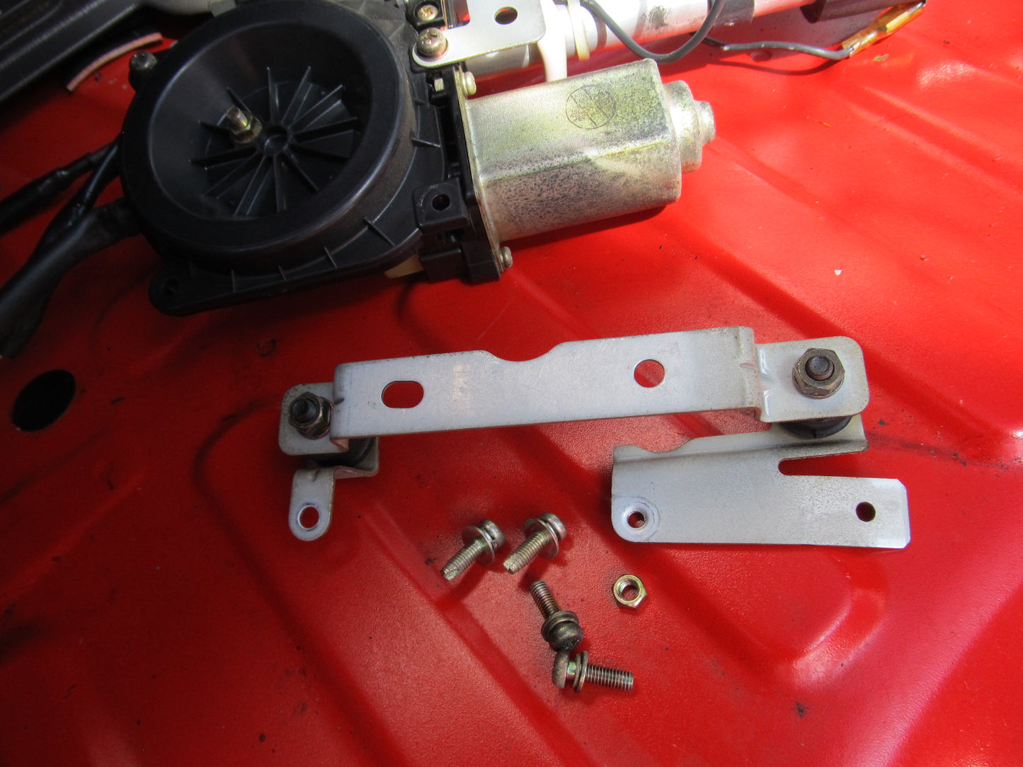 94 95 96 97 Mitsubishi 3000GT OEM Antenna Mounting Bracket