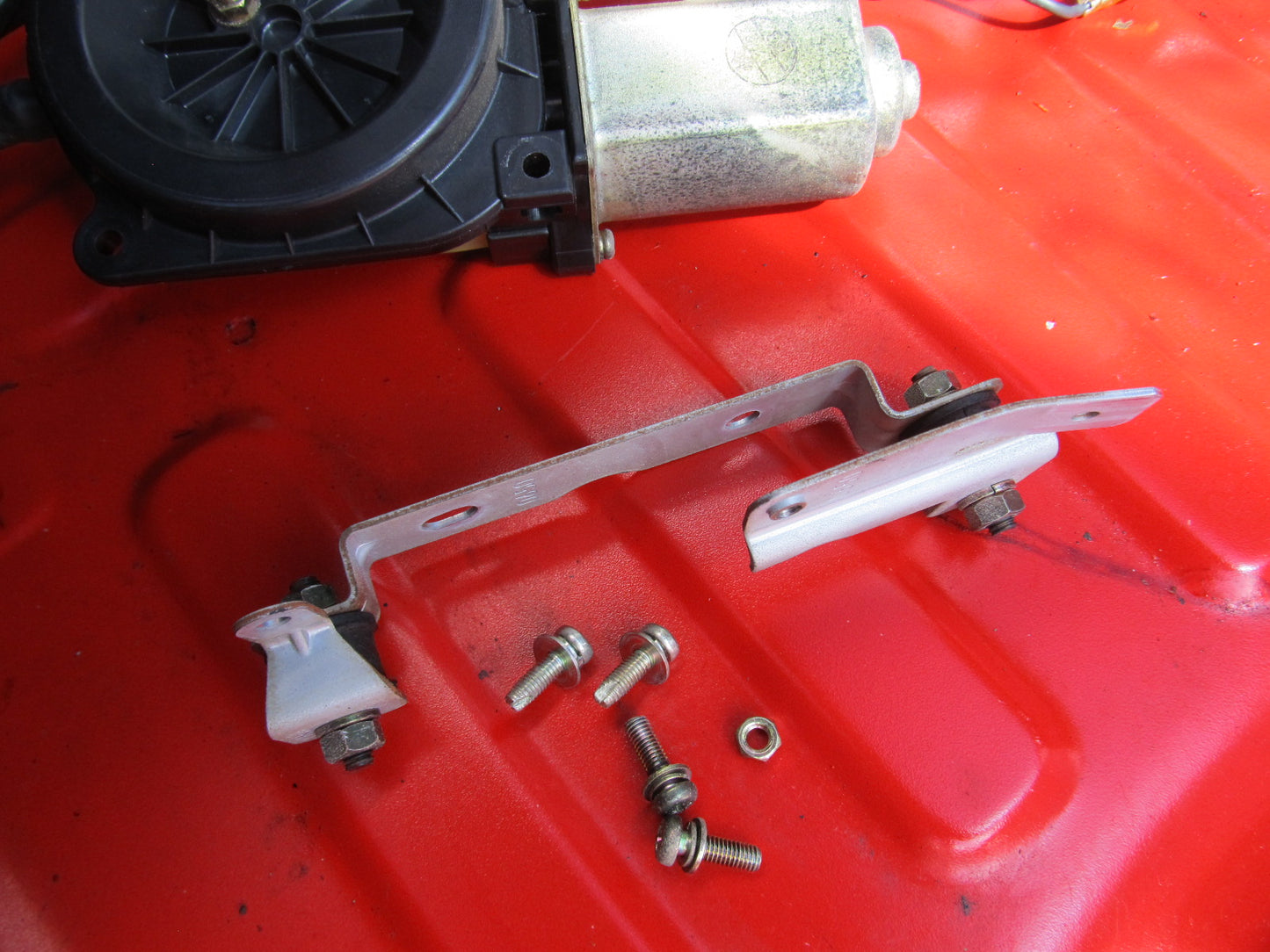 94 95 96 97 Mitsubishi 3000GT OEM Antenna Mounting Bracket
