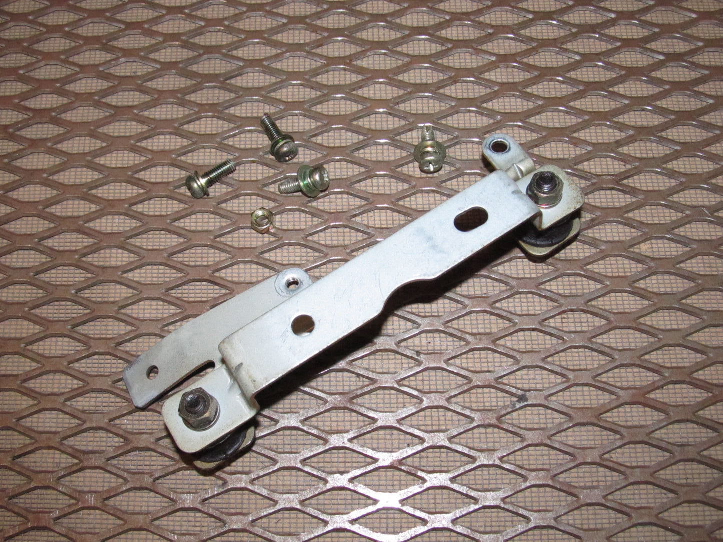 94 95 96 97 Mitsubishi 3000GT OEM Antenna Mounting Bracket