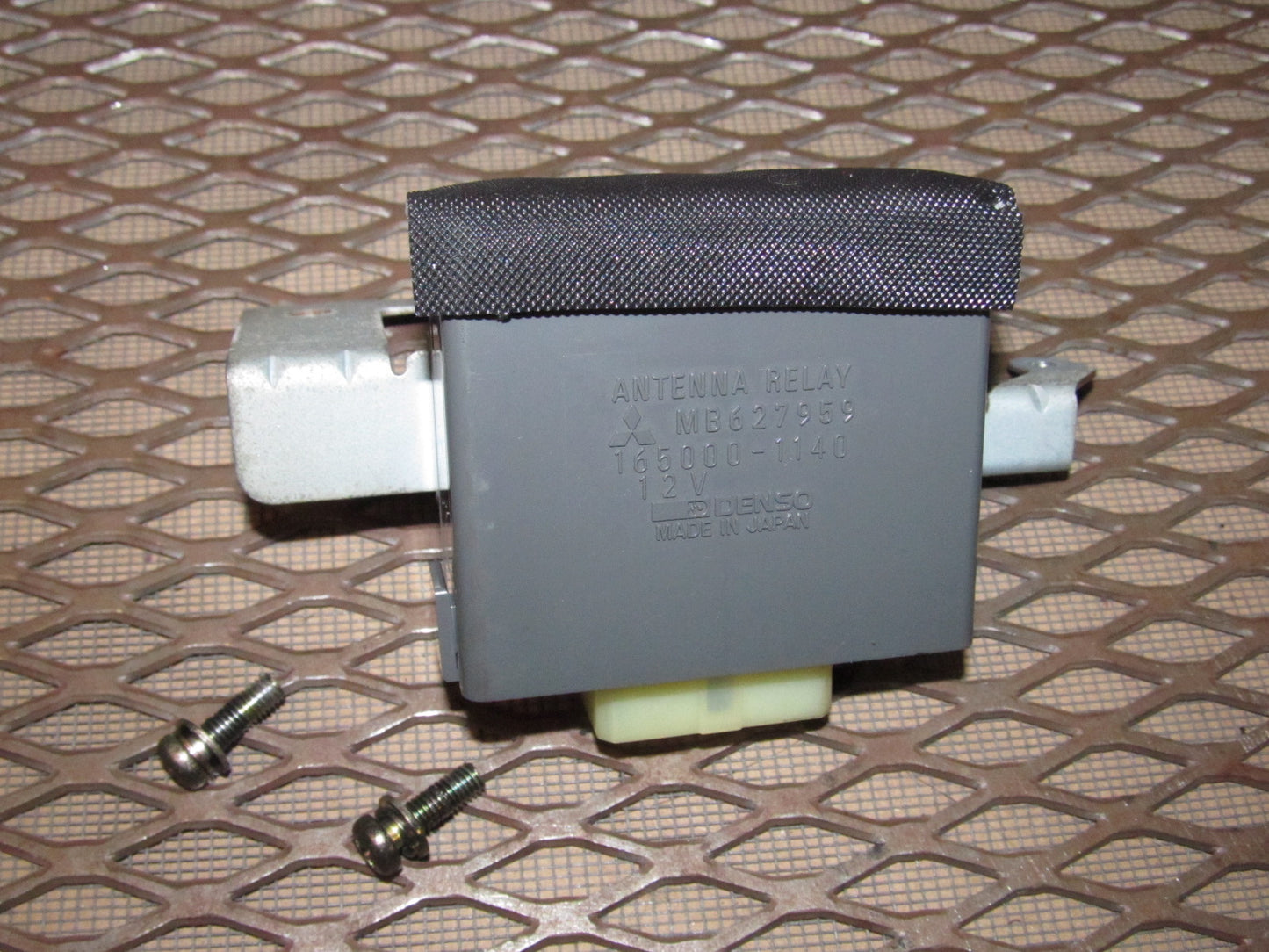 94 95 96 97 Mitsubishi 3000GT OEM Antenna Relay Control Module - MB627959