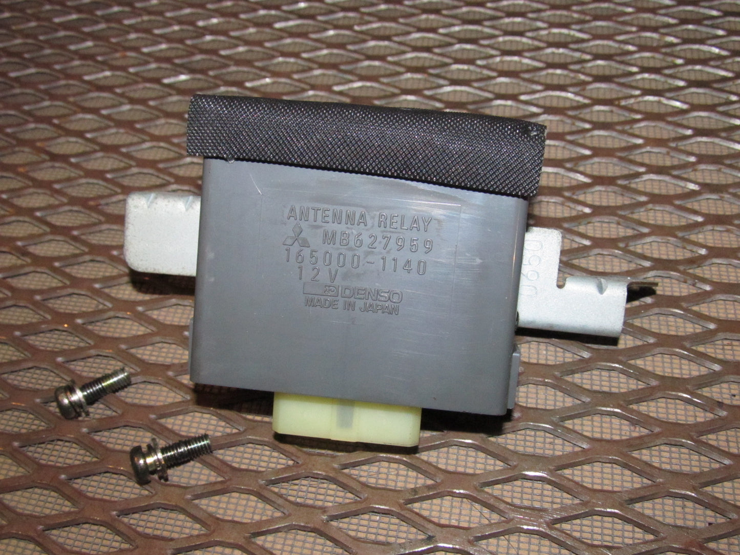 94 95 96 97 Mitsubishi 3000GT OEM Antenna Relay Control Module - MB627959