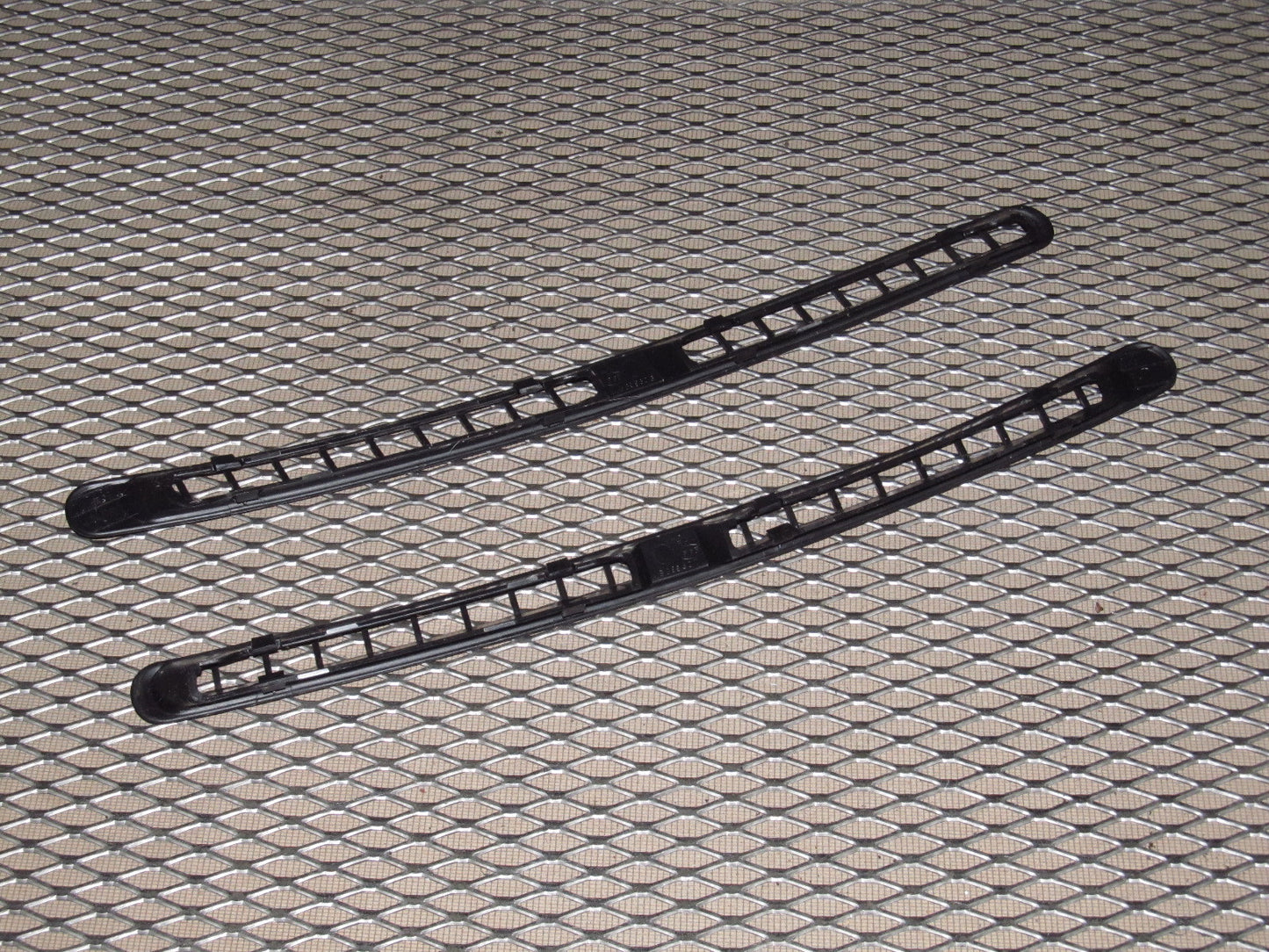 97 98 99 Mitsubishi Eclipse OEM Dash Cowl Air Vent Set