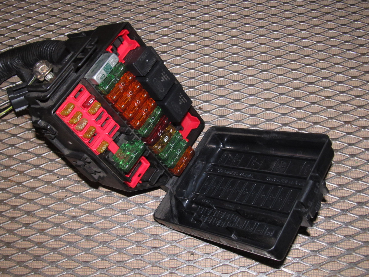 99-00 Ford Mustang 3.8L V6 OEM Engine Fuse Box
