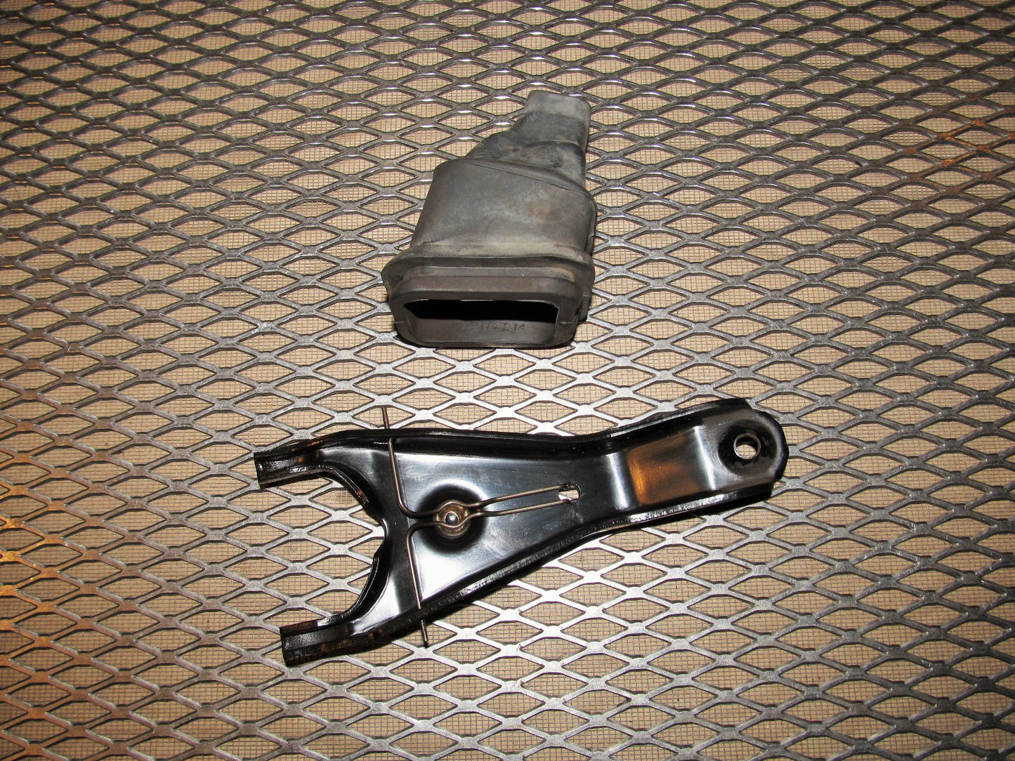 86 87 88 Mazda RX7 OEM M/T Transmission Clutch Fork