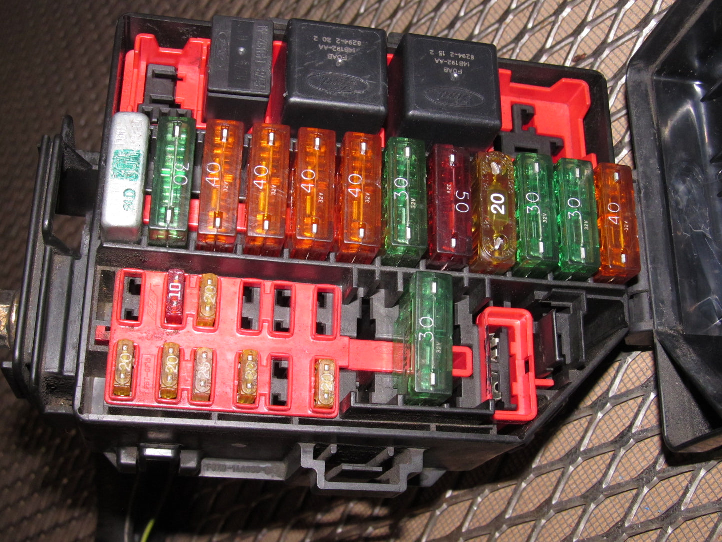 99-00 Ford Mustang 3.8L V6 OEM Engine Fuse Box