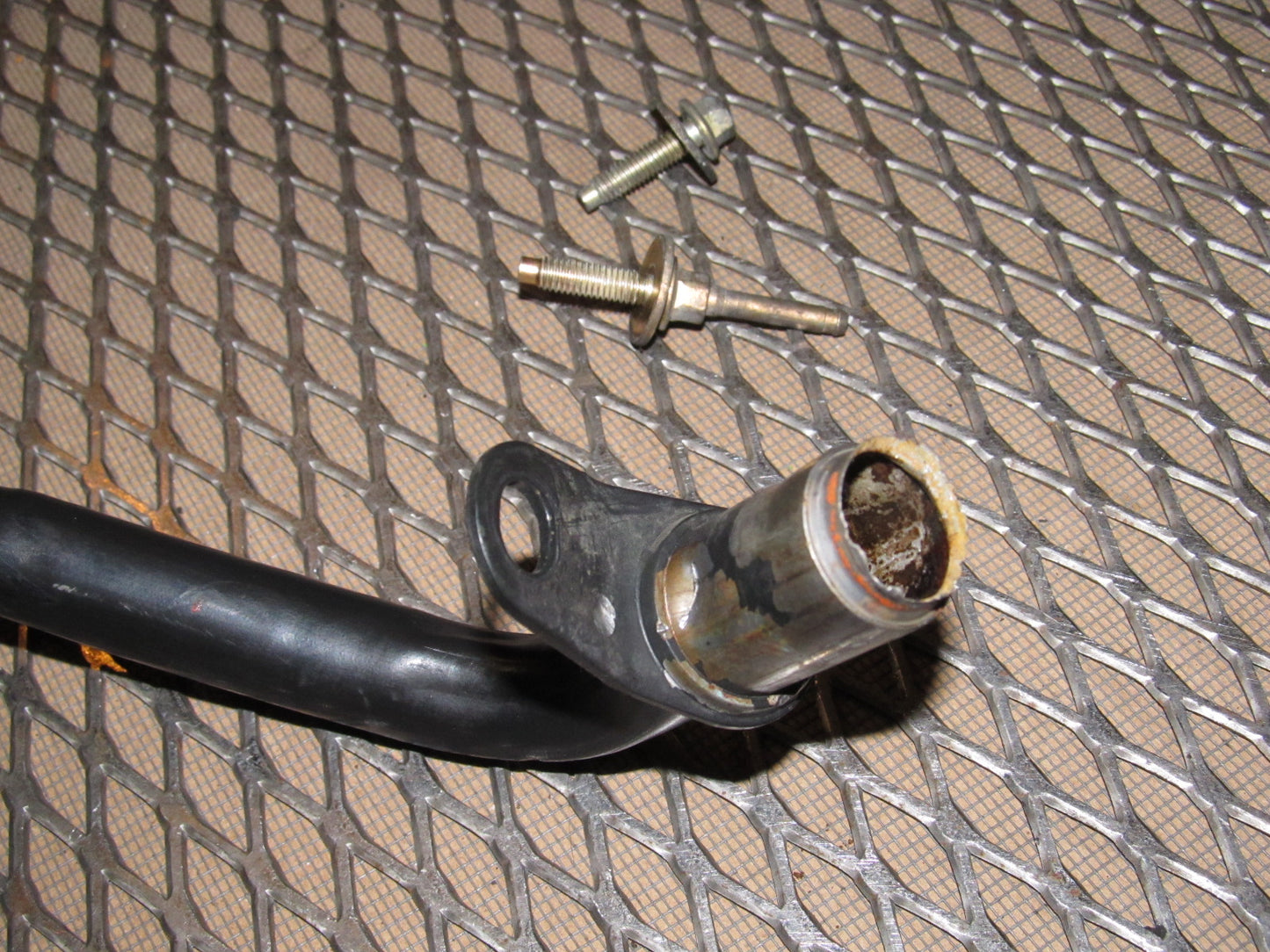 99-00 Ford Mustang 3.8L V6 OEM Heater Core Bypass Coolant Water Tube Line