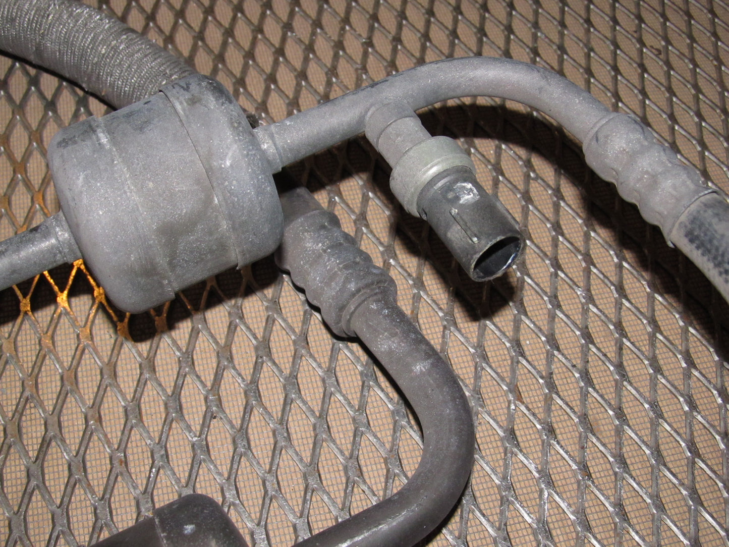 99-00 Ford Mustang 3.8L V6 OEM A/C Fitting Hose Line