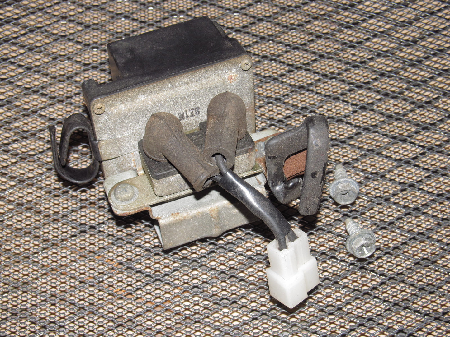 Datsun OEM Universal Relay - Timer-Fan Motor - 28912 P7100