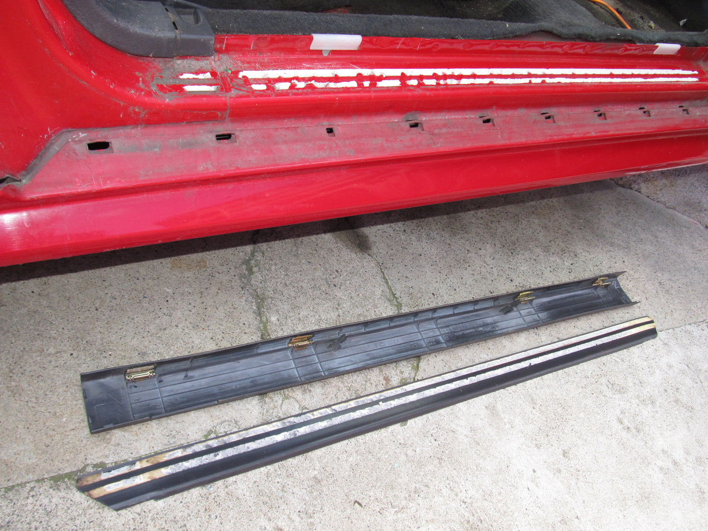 99-04 Ford Mustang OEM Door Sills - Right Set