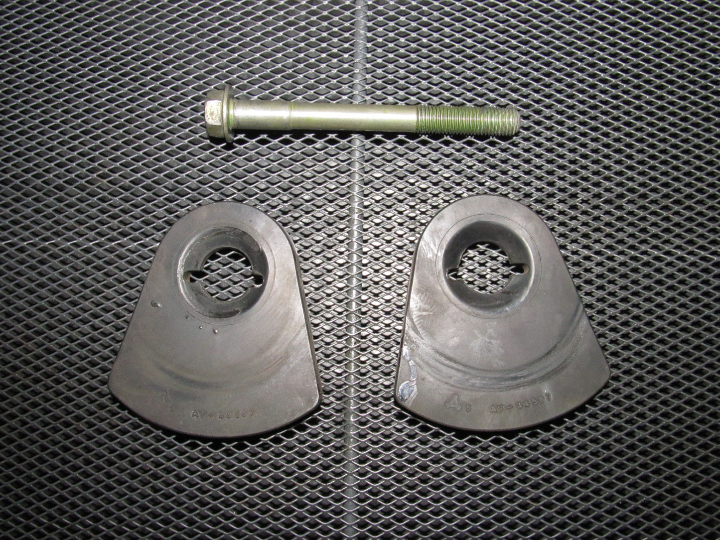 94 95 96 97 98 99 Toyota Celica 2.2L 5SFE OEM Motor Mount Bolt - Left