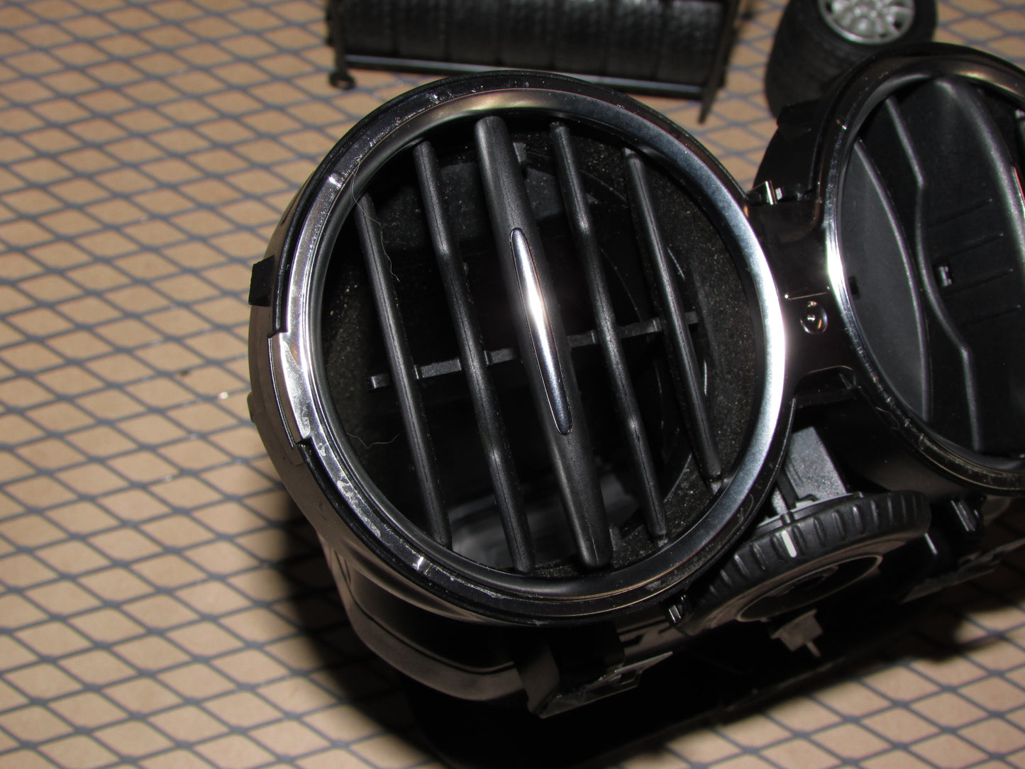 09-16 Volkswagen Tiguan OEM Dash Center Bezel Cover Air Vent Louver - Right