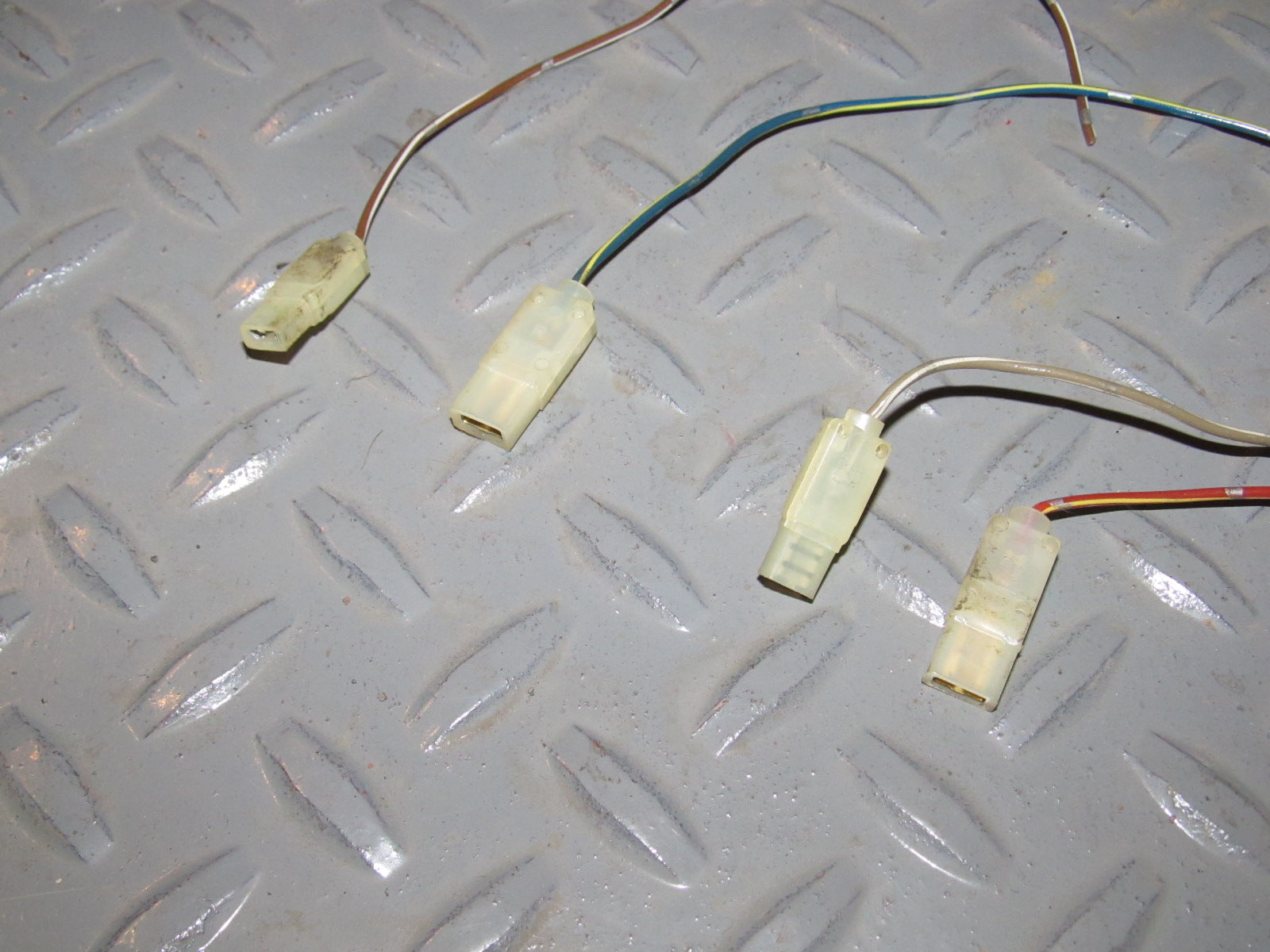 88 89 90 91 Honda CRX Rear Speaker Pigtail Harness Connector