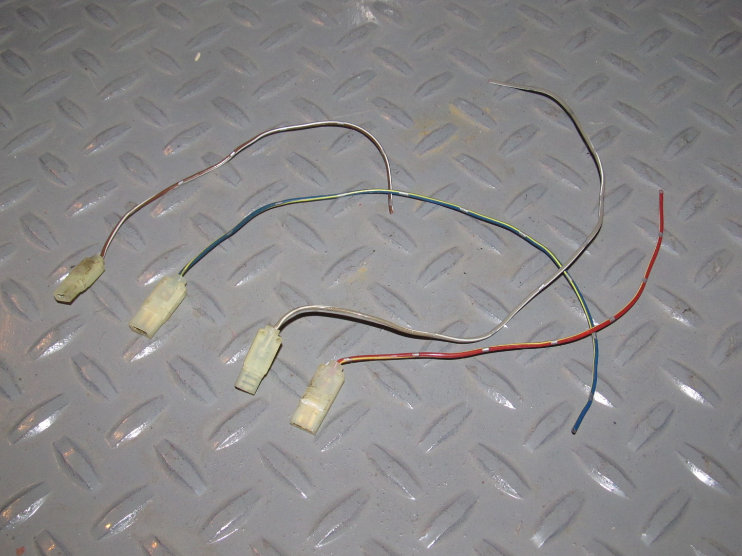 88 89 90 91 Honda CRX Rear Speaker Pigtail Harness Connector