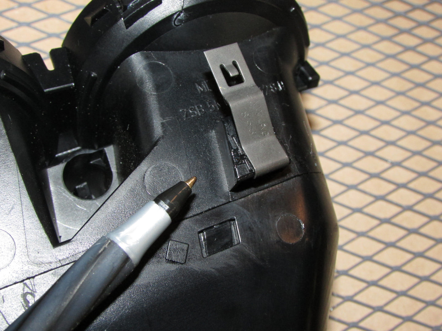 09-16 Volkswagen Tiguan OEM Dash Center Bezel Cover Air Vent Louver - Right