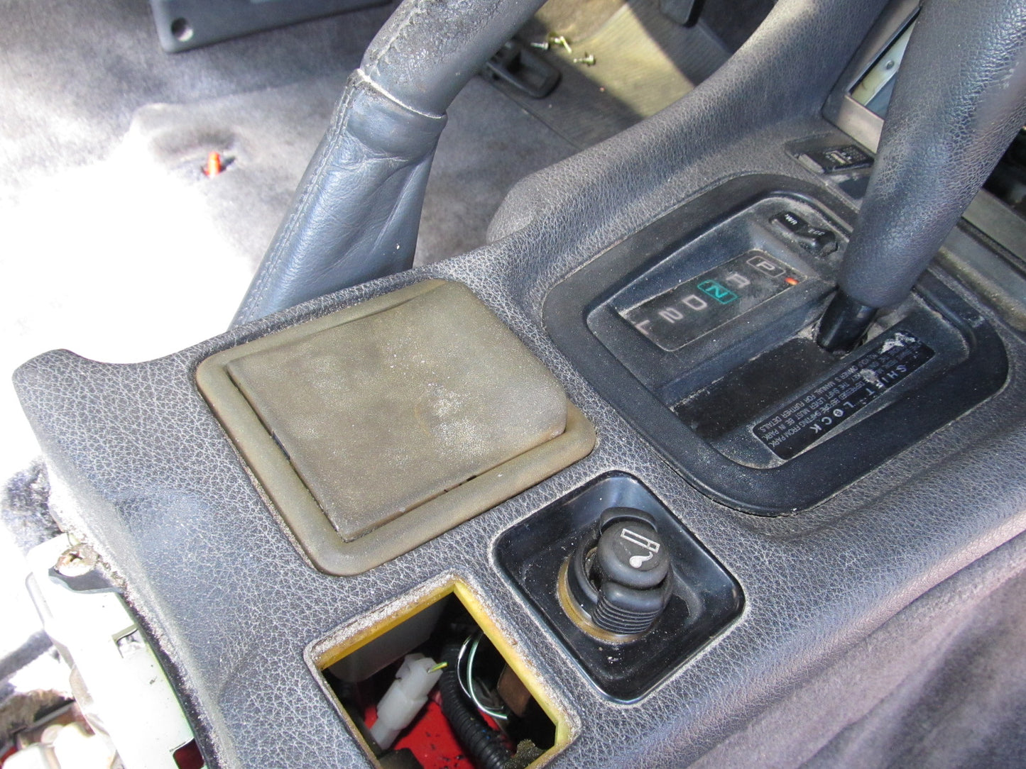 94 95 96 97 Mitsubishi 3000GT OEM Center Console Ash Tray