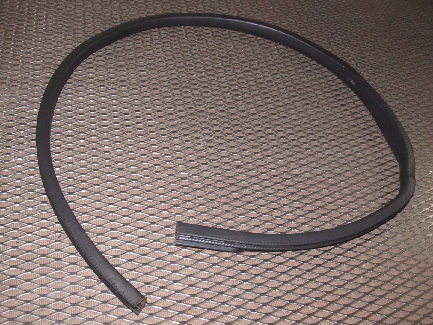 99-04 Ford Mustang Coupe OEM Door Chassis Edge Belt Line Moulding - Right