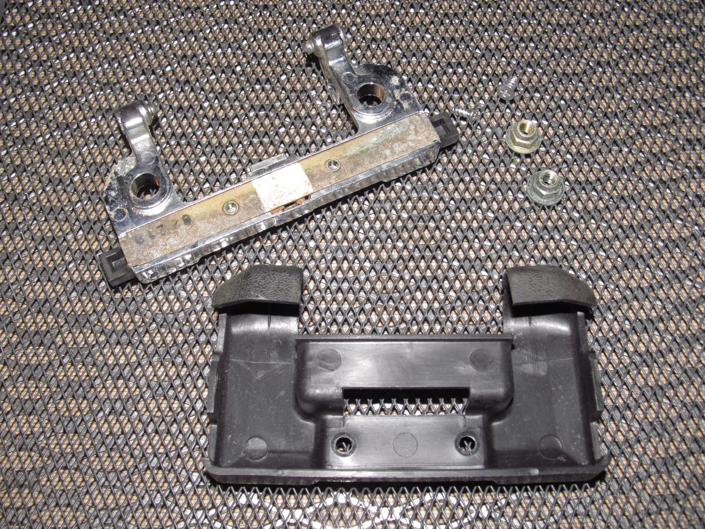 87 88 89 Toyota MR2 OEM Interior Sunroof Moonroof Latch Striker