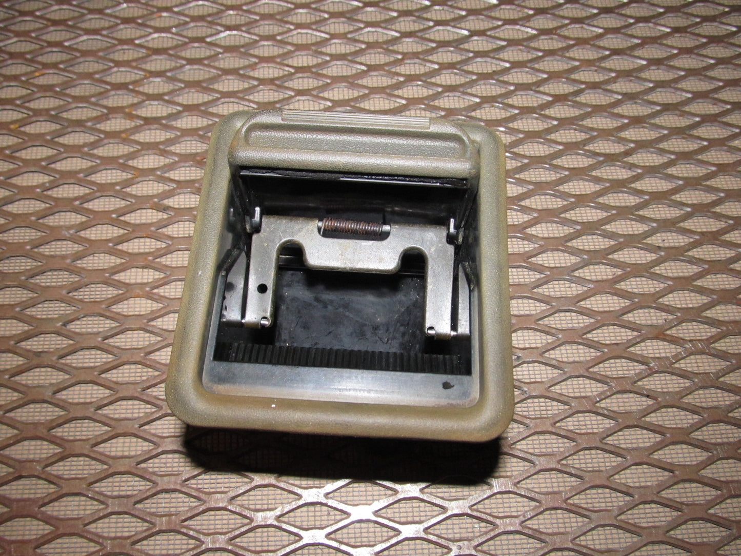 94 95 96 97 Mitsubishi 3000GT OEM Center Console Ash Tray